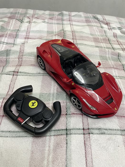 Машинка на пультовом управлении Ferrari