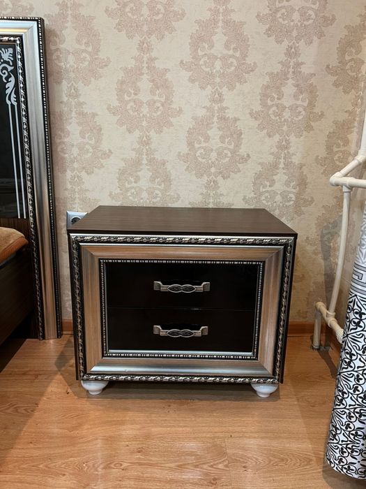 Спальный гарнитур , прихожая , холодильник