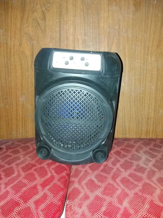 Продам две портативные колонки