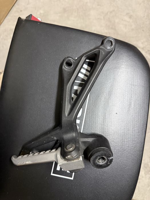 2025 Kawasaki Z900 - части спойлери фар аксесоари