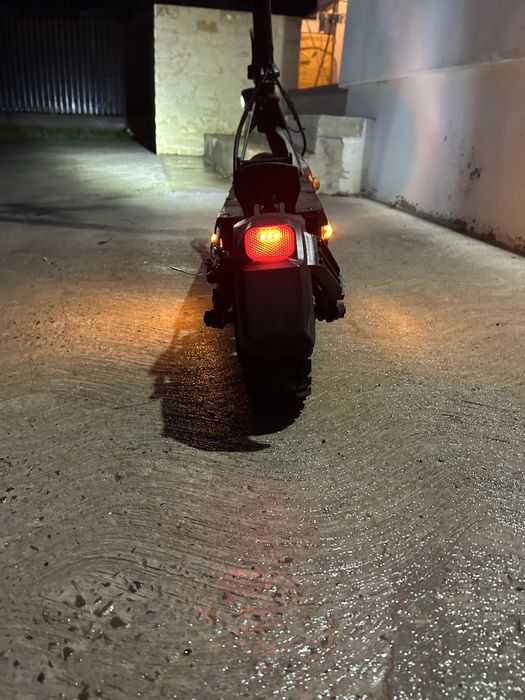 Vând trotinetă electrică Kukirin G2 pro