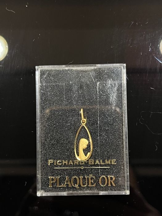 Pandantiv religios cu Măicuța Domnului