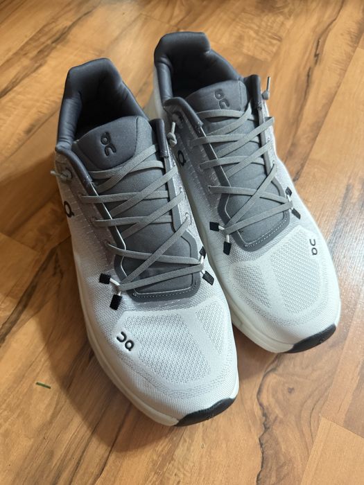 Продам кросовки ON!