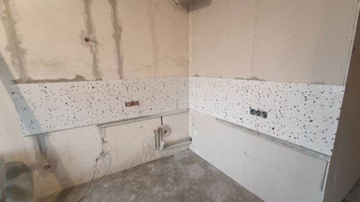 Кафельщик.  Укладка кафель.