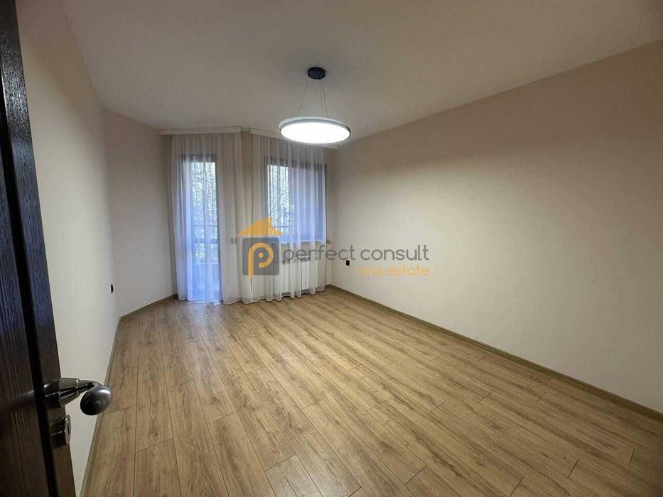 Продава се Тристаен апартамент в Пловдив, Център - 128 кв.м за 1180 €/кв.м - Снимка #4