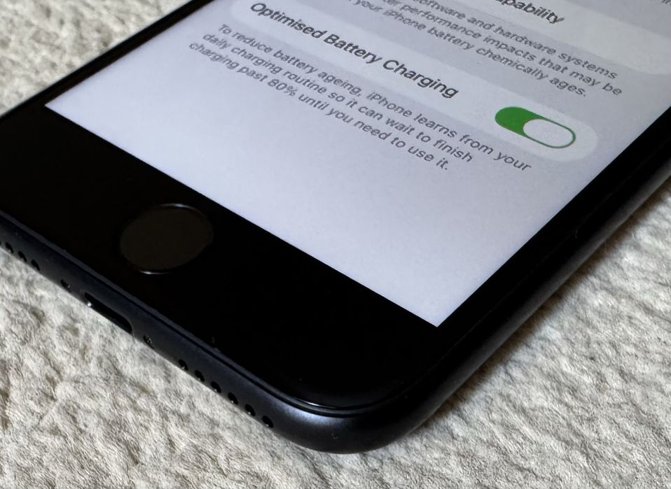 iPhone SE 2. 64GB negru - ca nou