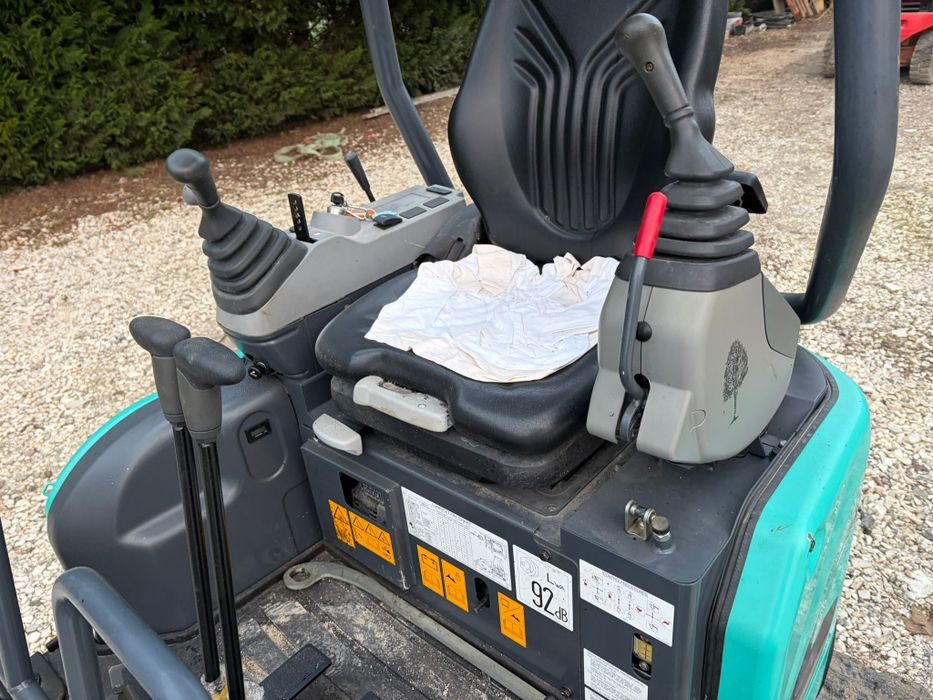 Miniexcavator KOBELCO SK17SR!