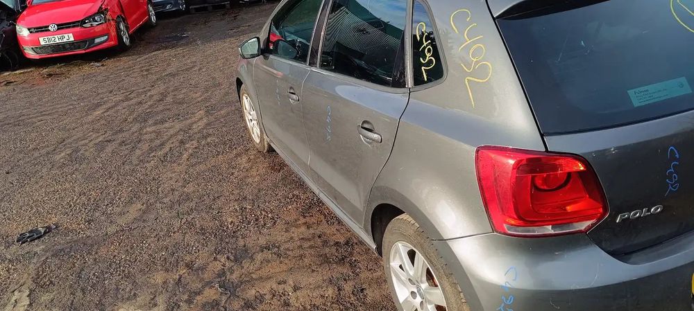 Dezmembrari / Dezmembrez Volkswagen Polo (6R) 1.2 Benz CGPB cutie viteze manuala cod culoare LD7R