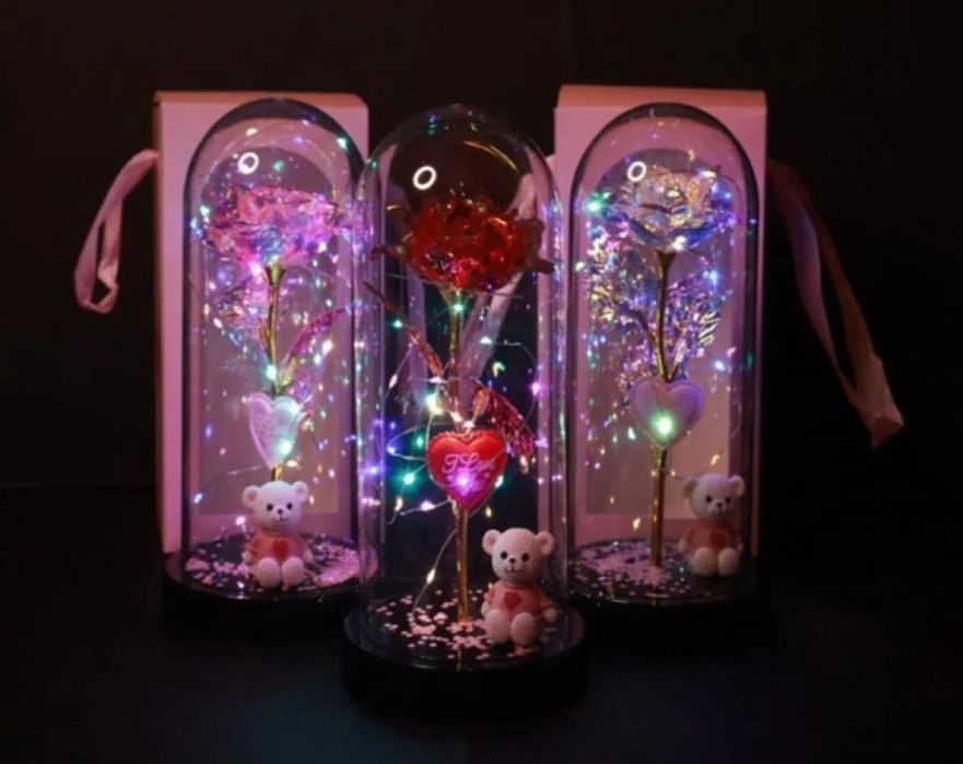 Стъкленица с роза , мече и LED светлина