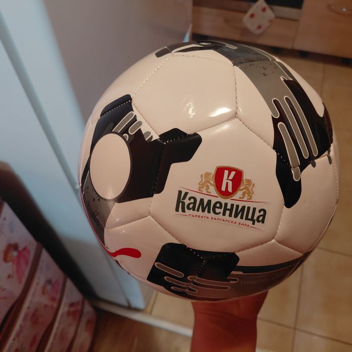 Футболна топка нова