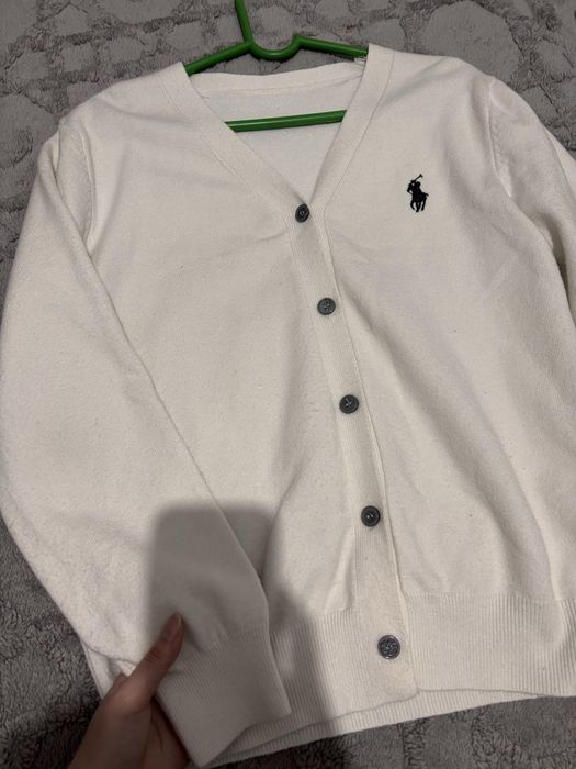 Киімдер сатылады