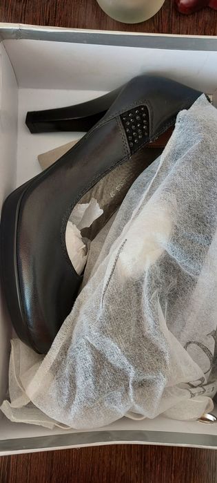 Туфли женские новые .