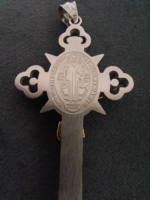 Кулон Inri Jesus