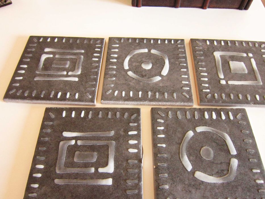 placi ceramice colectie lucrate manual figuri abstracte in relief