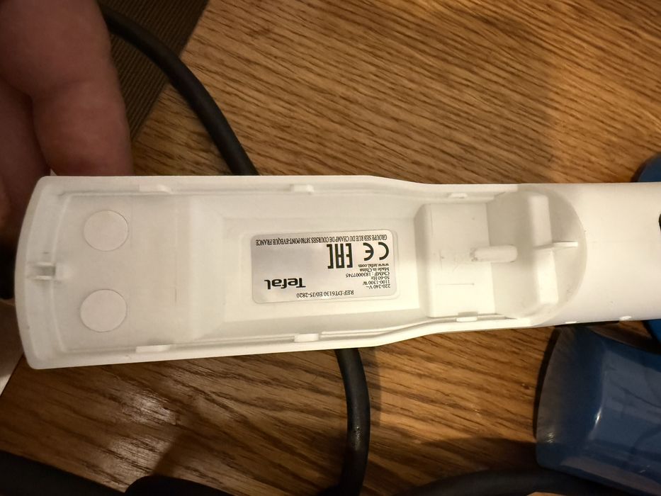 Aparat cu abur Tefal, calcare verticala