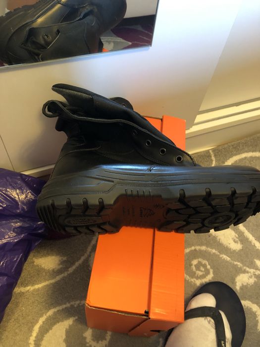 Bocanci piele noi masuri 40 si 42 noi in stare impecabila