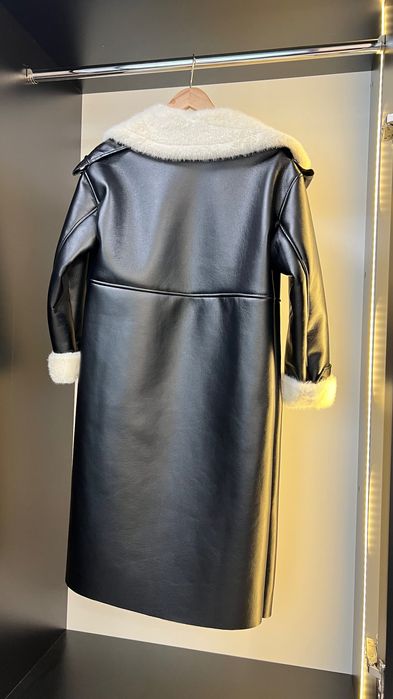 Дълго зимно палто