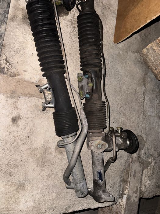 Продам на Ауди 100 рулевый рейки