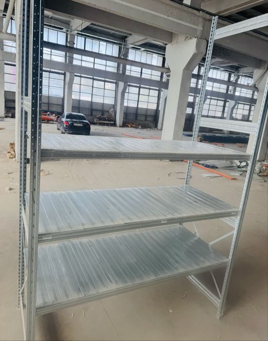 Rafturi metalice pentru arhiva