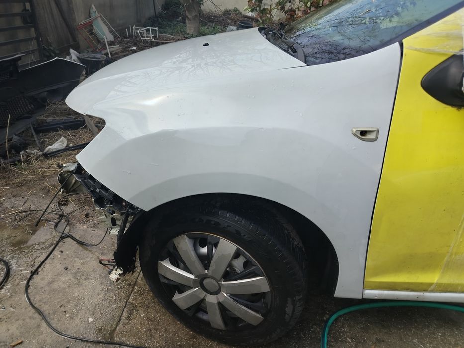 Aripa stânga fata Logan 2