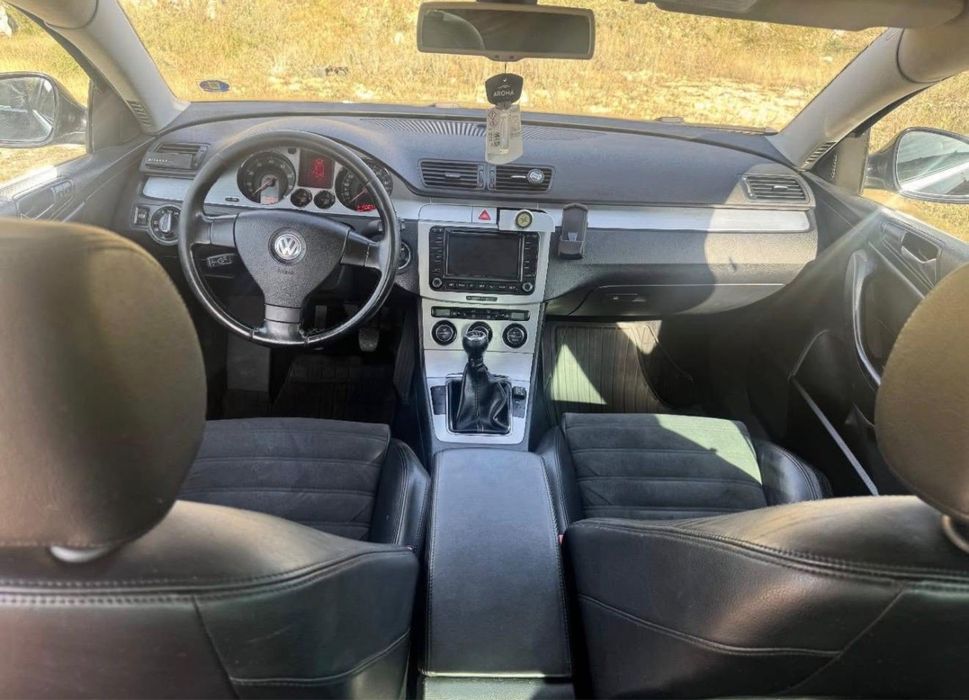 Volkswagen Passat 2.0 FSI Negru Berlină Benzină-GPL Xenon Navigație