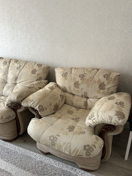 Продам диван и 2 кресло