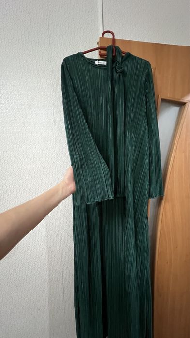 Платье вечернее гофре с поясом