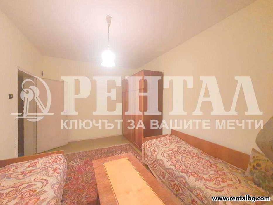 Продава се Тристаен апартамент в Пловдив, Кючук Париж - 85 кв.м за 1077 €/кв.м - Снимка #13