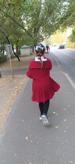 Пальто вязанное на девочку