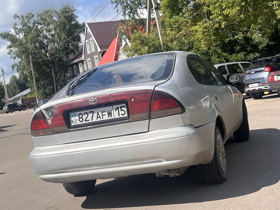 Машина Toyota Corolla