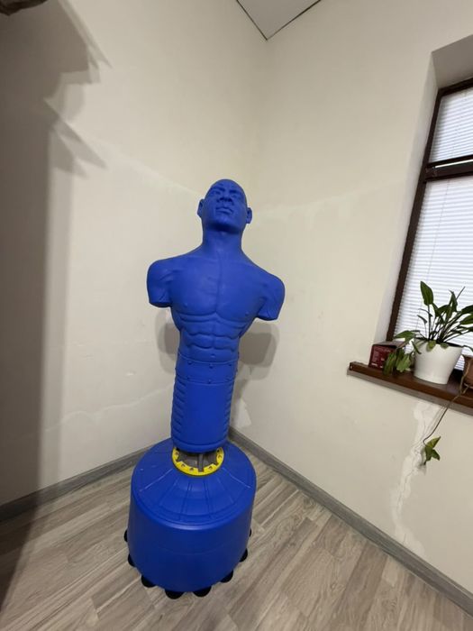 Продаю водоналивную баксерскую грушу