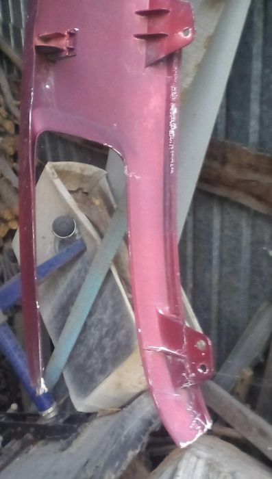 С переди стоит на универсале