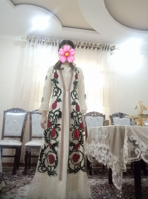 6 ta kelinlik Ansanbil ko'ylak va diodemalar