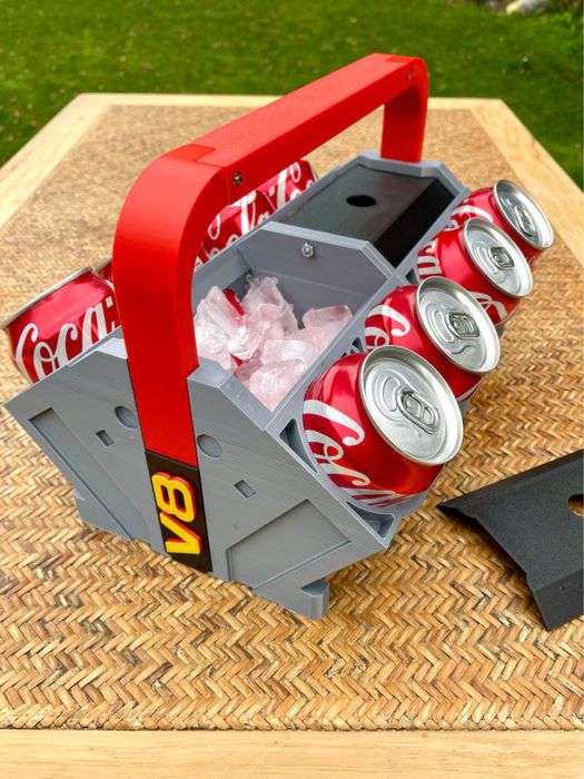 Engine Block Cooler уникален охладител във формата на двигател V6 и V8