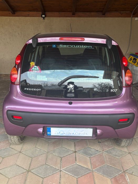 Vând Peugeot 107