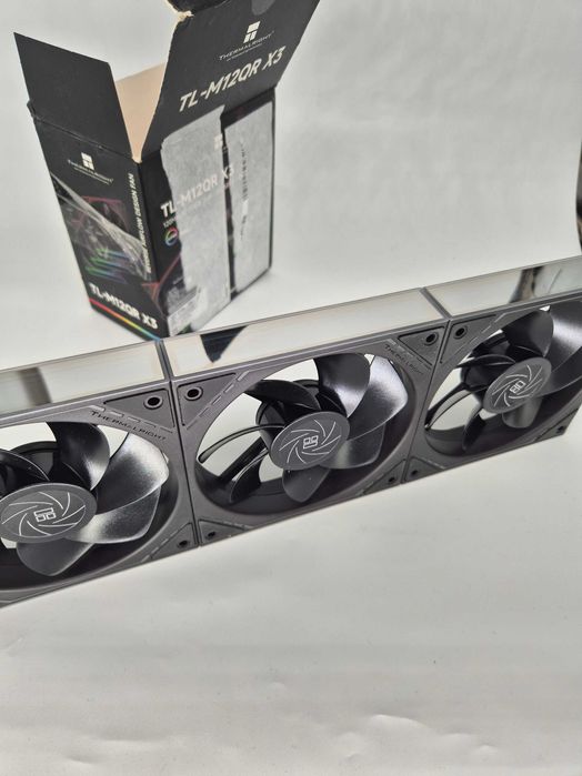 Set 3 Ventilatoare Thermalright TL-M12QR X3 Black (Reverse) Incomplet
