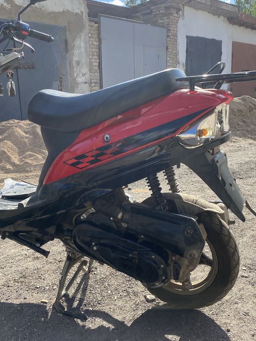 Скутер  80 кубов