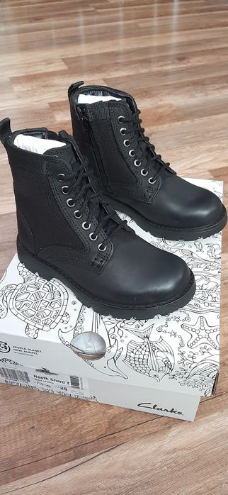 Нови детски боти и ботуши Clarks 25н
