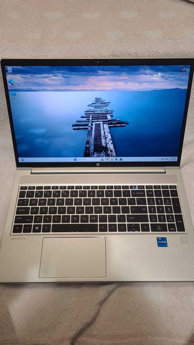 Laptop Business  HP EliteBook 450 G8 , i5-1135G7 , tastatura luminata
