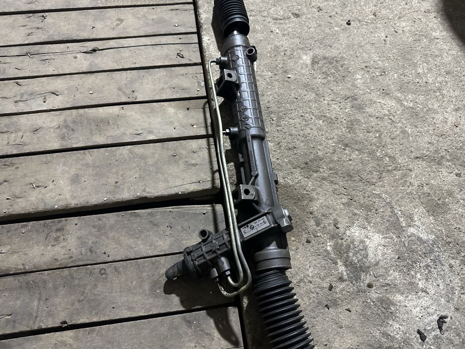 Продам рулевую рейку на Бмв Е46
