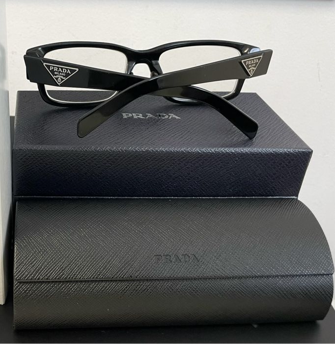 Готови за употреба очила с оригинална рамка на PRADA