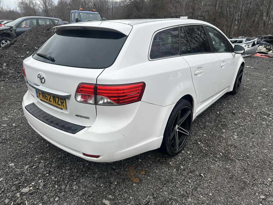 На части: Toyota Avensis 2. 0 D-4D T27, 2012 г.