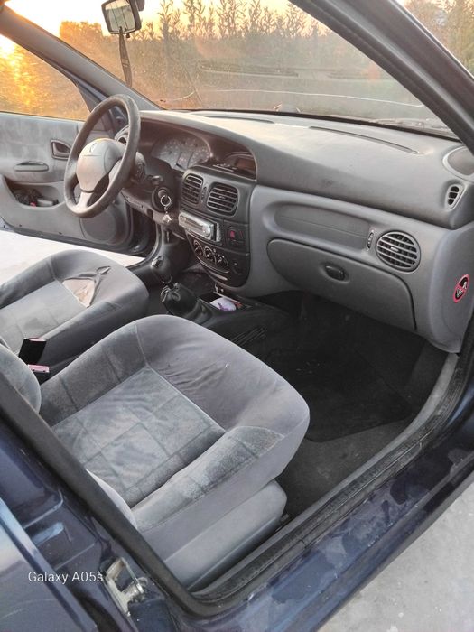 Vând Renault megane