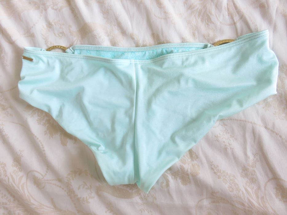 Бански Victoria's Secret, две части, S - M, нов