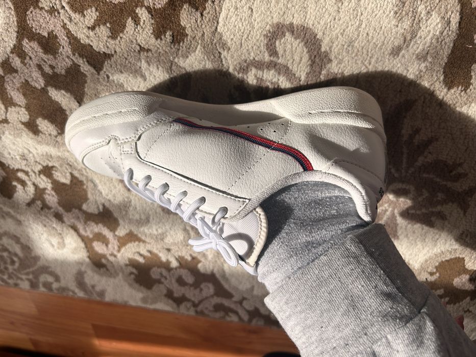 Adidasi marime 36