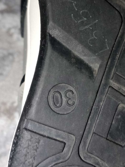 Детские кроссовки