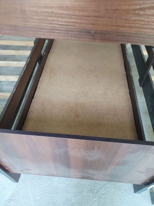 Продам детскую кровать, шкаф и двухярусную кровать.