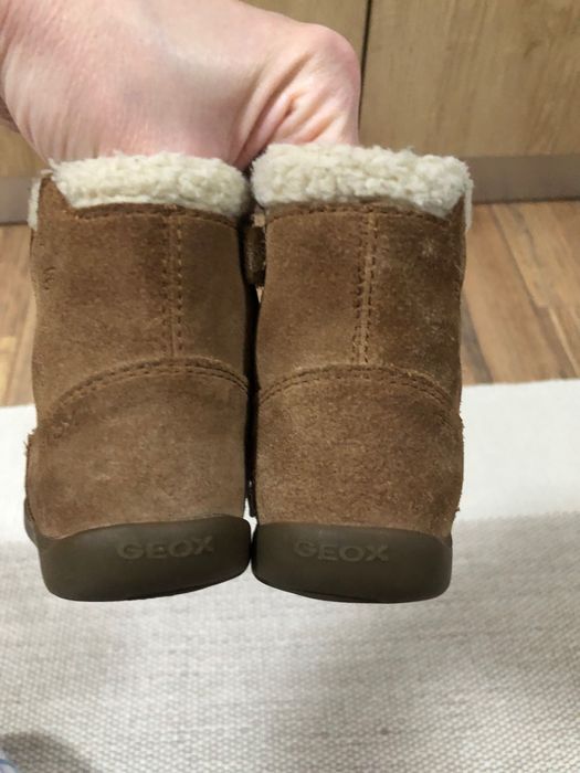 Se vand cizmulite Geox