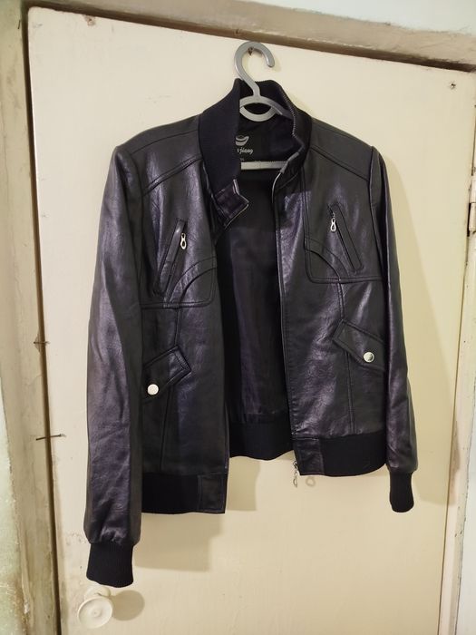 Продам кожаные куртки.