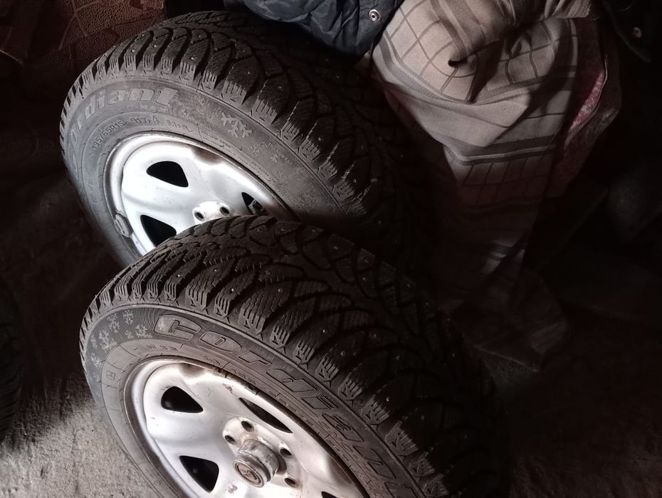 Продам комплект колес